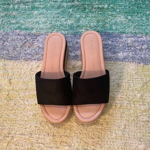 Black Chinese Laundry Woven Sandals, Size 6